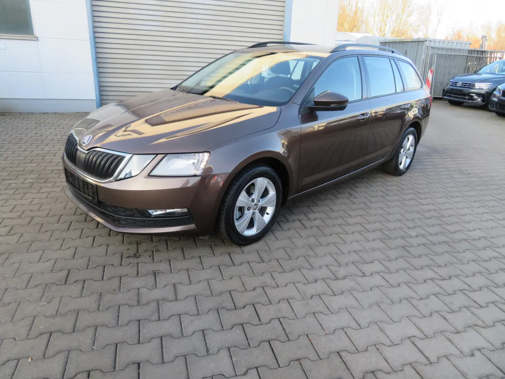 Skoda Octavia COMBI 1.4 TSI DSG AMBITION*TEMPOMAT*PDC* Image 3